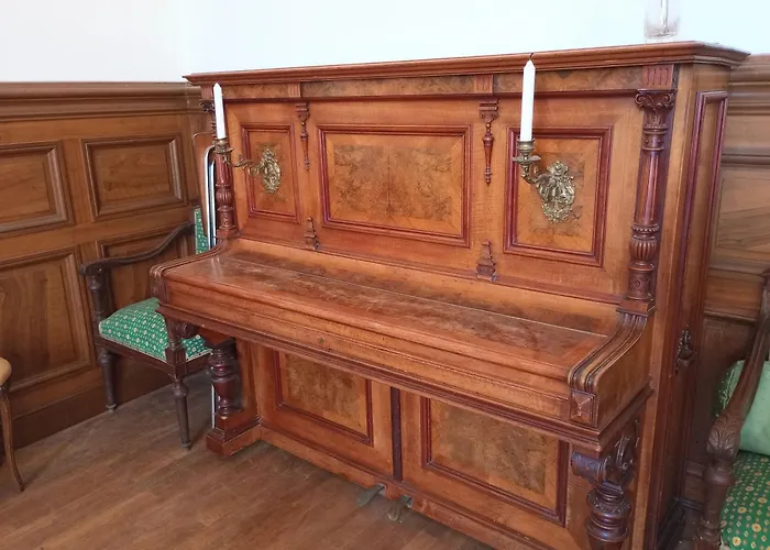 Hennessy Hunting Estate *